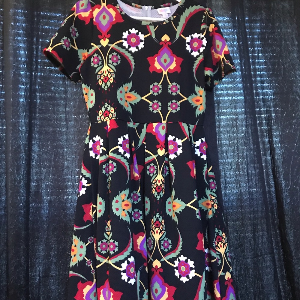 Lularoe Amelia dress WITH POCKETS